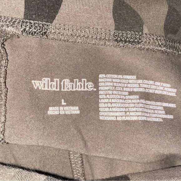Wild Fable Camo Leggings Size Large - Picture 4 of 4